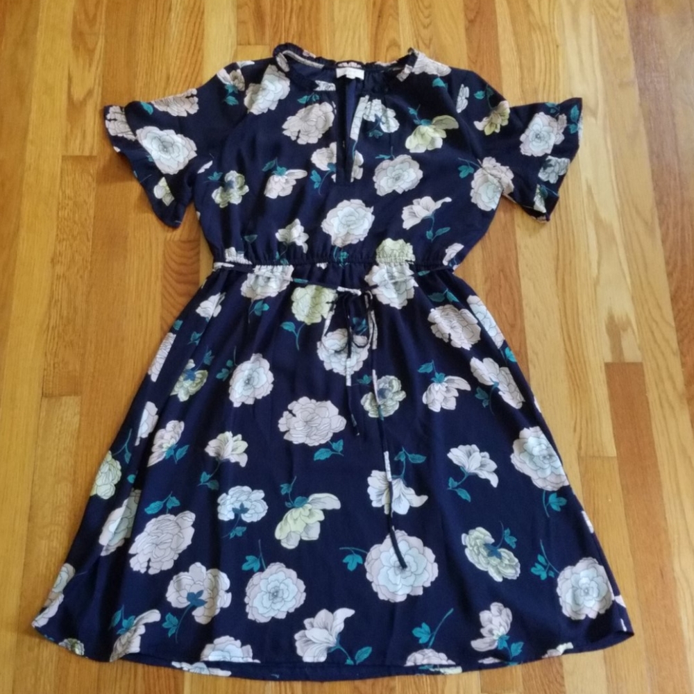 Navy floral print short sleeve dress